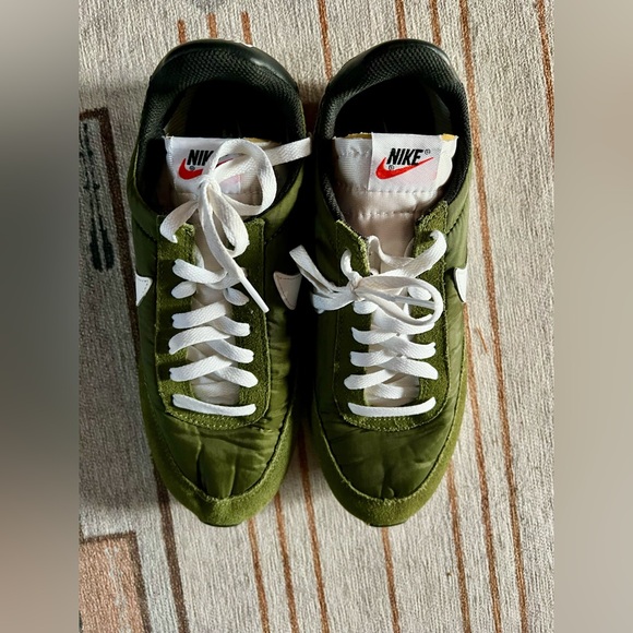 Nike Waffle Retro Sneakers - Picture 2 of 6